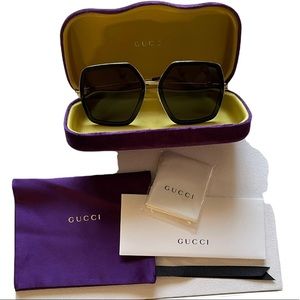 Gucci Oversized Black and Gold Hexagon Frame Sun Glasses GG0106S